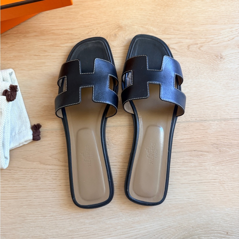 Authentic Hermes Oran Sandals - Black - 38.5 (Fits 7.5!) - Picture 4 of 14